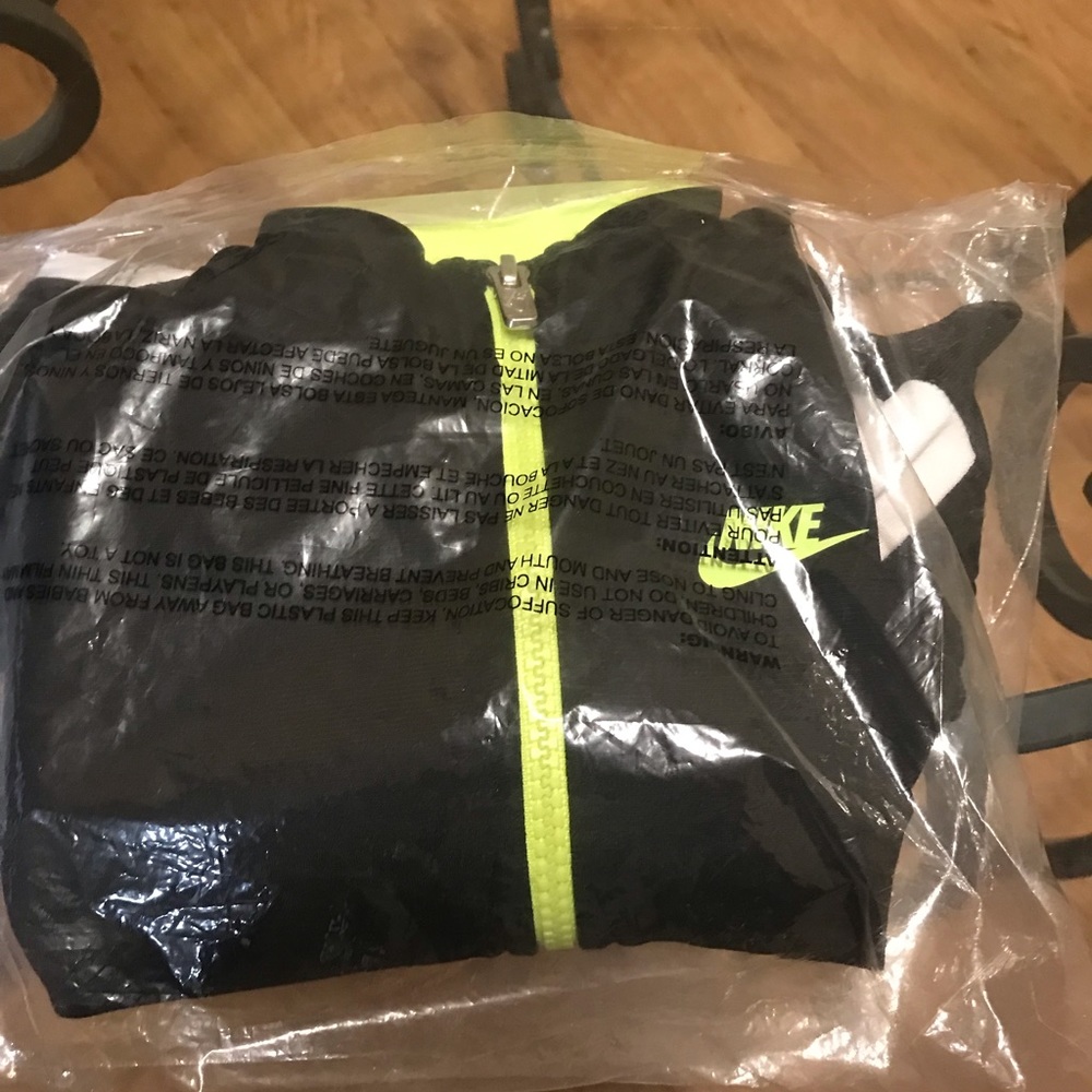 🌸Nike boys athletic suit